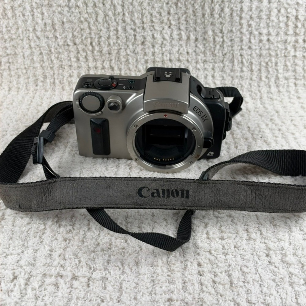 Canon EOS IX APS Film SLR Camera Body Silver Vintage Fresh Batteries Untested